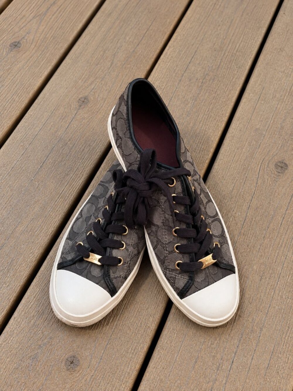 Gently Used Coach Empire outline Signature Canvas sneaker with dark monogram